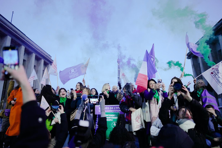 Entrée de l'IVG dans la Constitution 